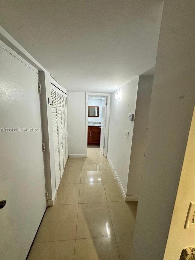 Building Photo - 10700 SW 108th Ave