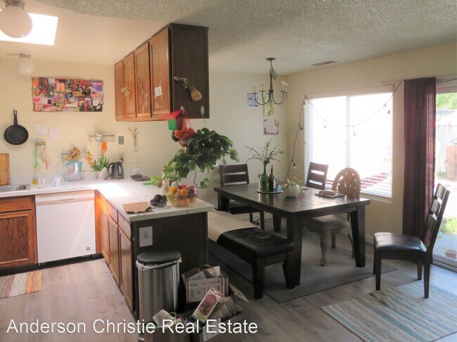 Foto del edificio - 3 br, 2 bath House - 106 Crespi Court