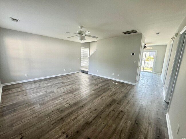 Building Photo - 291 Vesta Dr