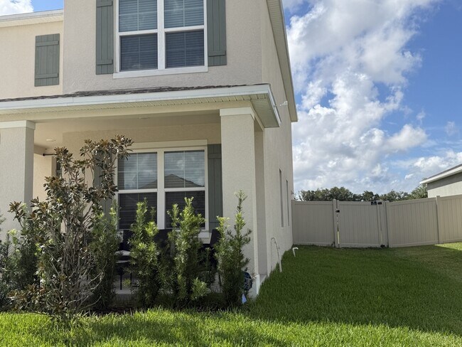 Foto del edificio - 5490 Hayloft Dr