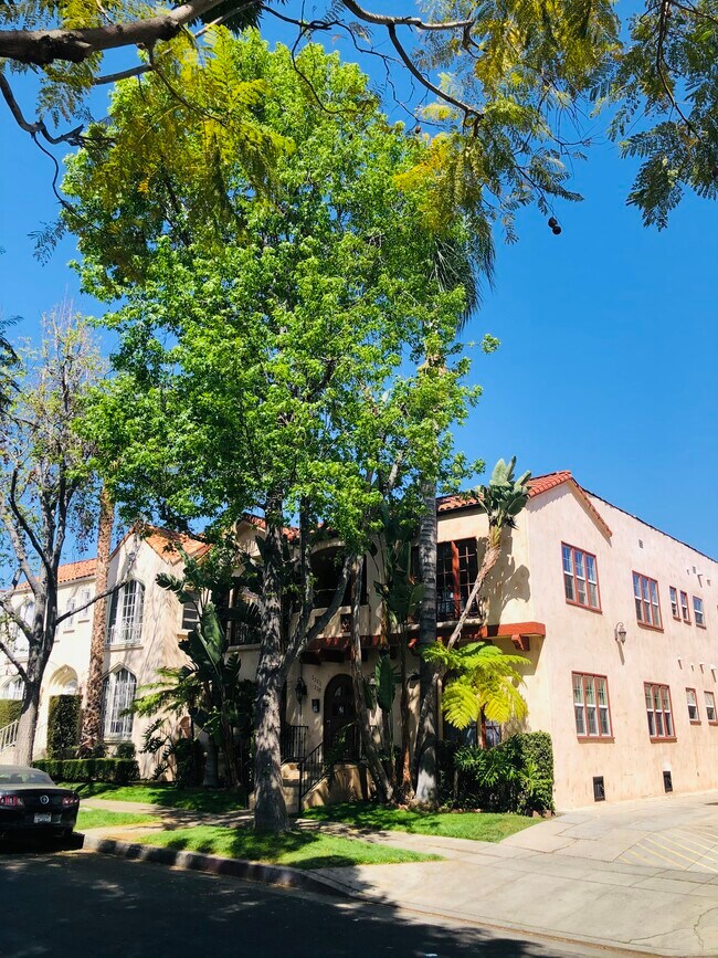 Foto del edificio - 332 N Orange Grove Ave
