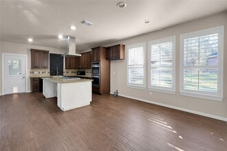 Building Photo - 16804 Falcon Sound Dr