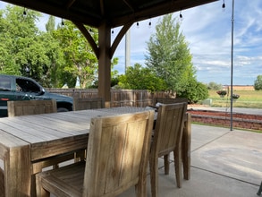 Building Photo - 214 Eagle Ave