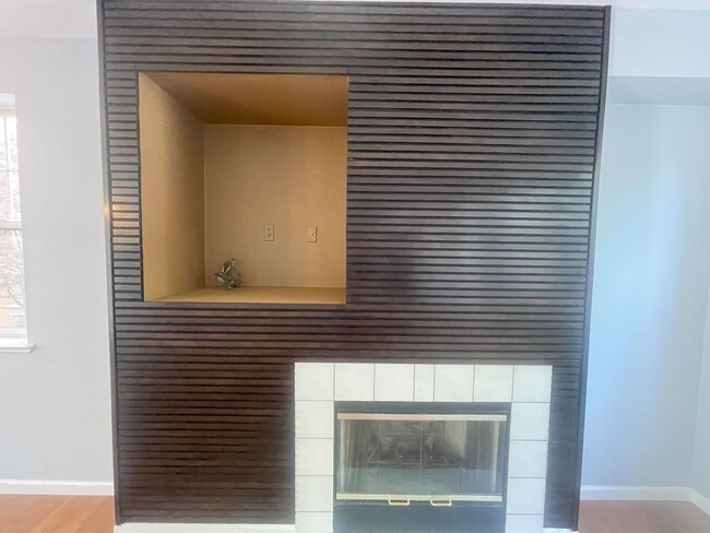 Foto del edificio - $3,590-GORGEOUS REMODELED 3 BEDROOM GLENMO...