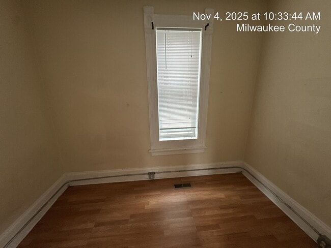 Building Photo - 916 S 11th St