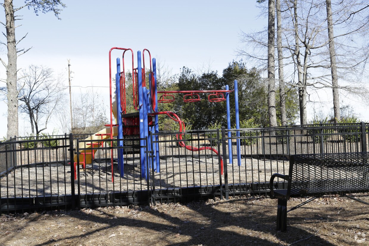 Foto principal - Oakcrest Apartments