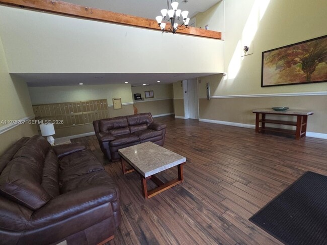 Building Photo - 220 Lakeview Dr