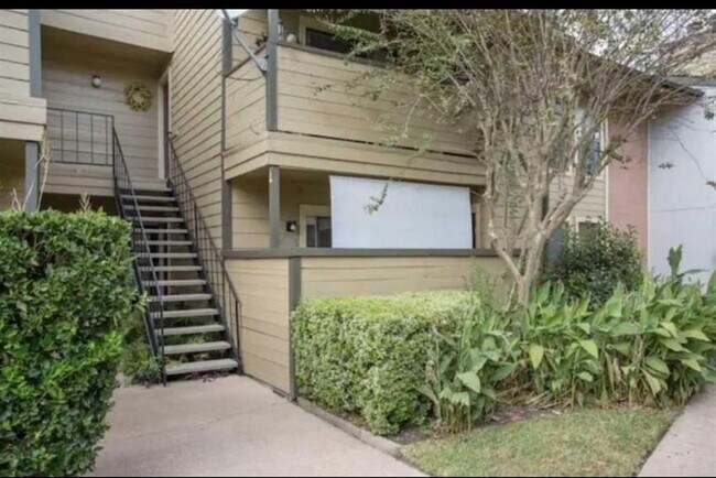 Foto del edificio - 15534 Zabolio Dr