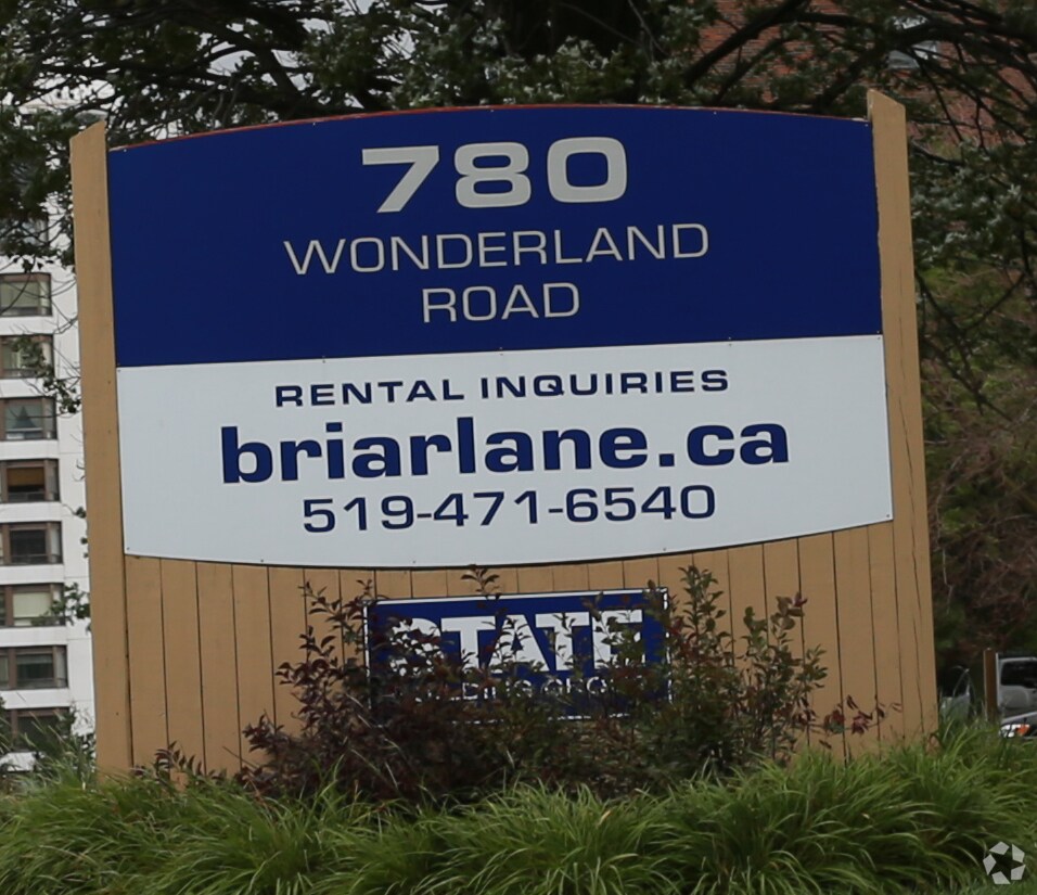  - 780 Wonderland Road South