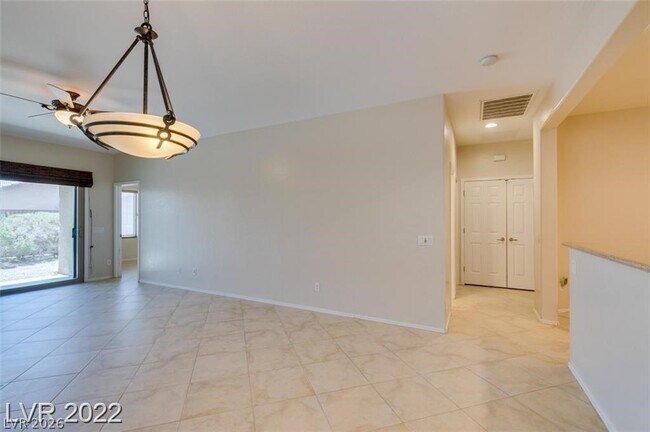 Foto del edificio - 5985 Falconer Ave