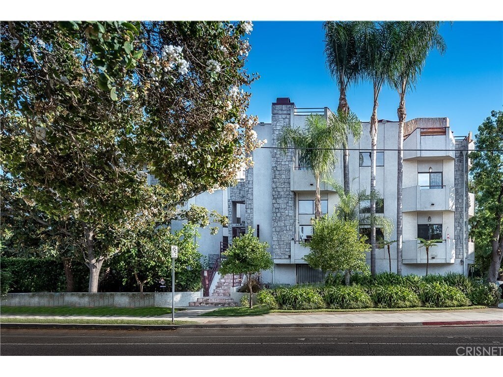 Primary Photo - 14326 Chandler Blvd