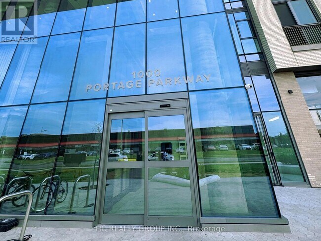 Photo du bâtiment - 1000 Portage Pkwy