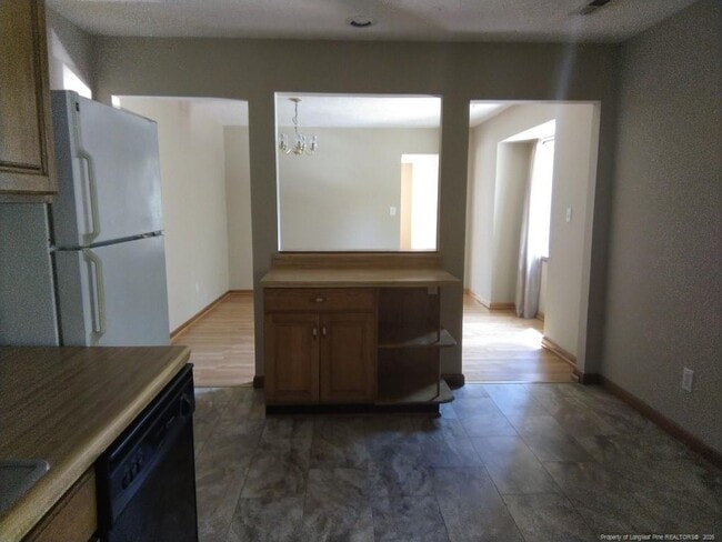 Building Photo - 611 Drypoint Ln
