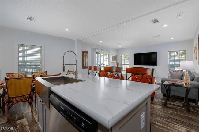 Building Photo - 2801 York Rd