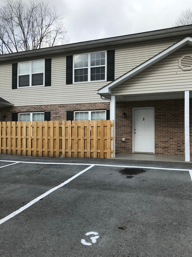 Building Photo - 320 Chilhowee School Rd