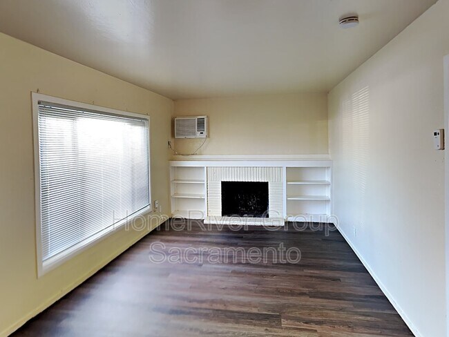 Building Photo - 1548 Harris Ave