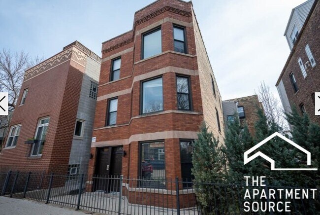 Foto del edificio - 2021 N Hoyne Ave