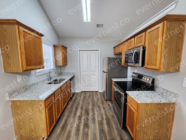 Building Photo - 440 Bridgeport Pl