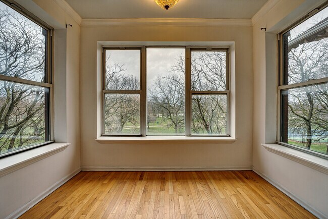 Foto del edificio - 700 E 51st St
