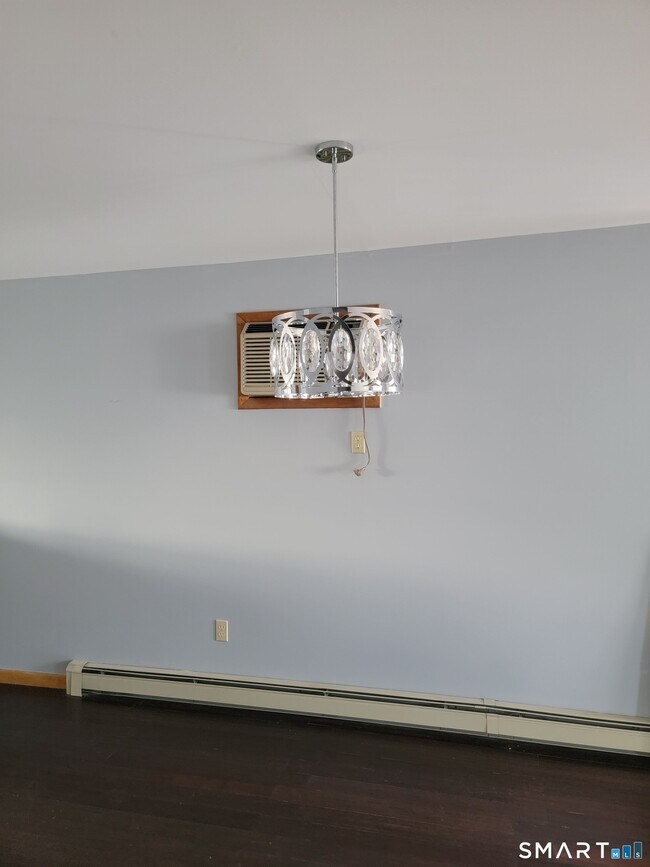 Building Photo - 235 High Ridge Dr