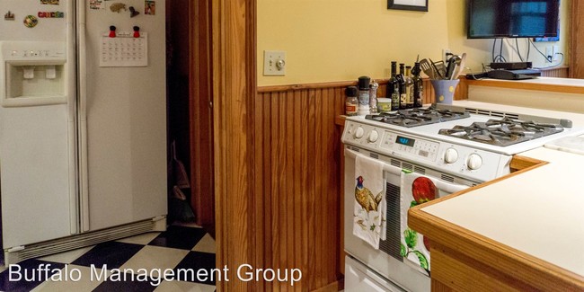 Interior Photo - 733 W Delavan Ave