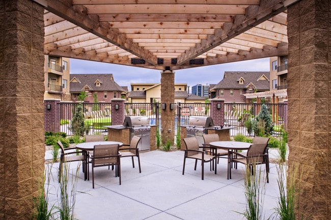 Grilling Pavillion - Broadmoor at Aksarben Village Apartments