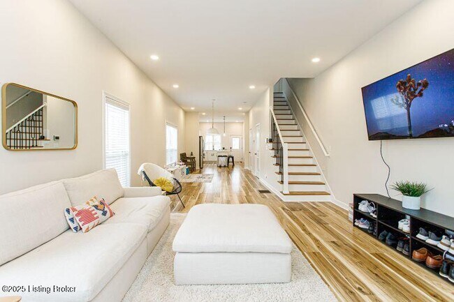 Foto del edificio - 605 E Kentucky St