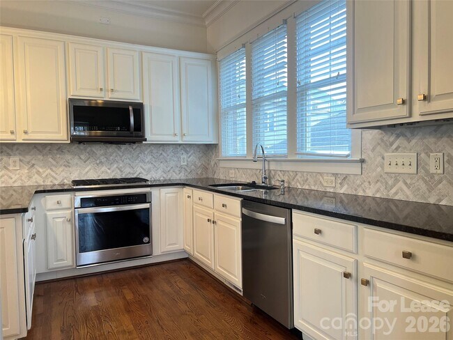 Foto del edificio - 711 E 9th St