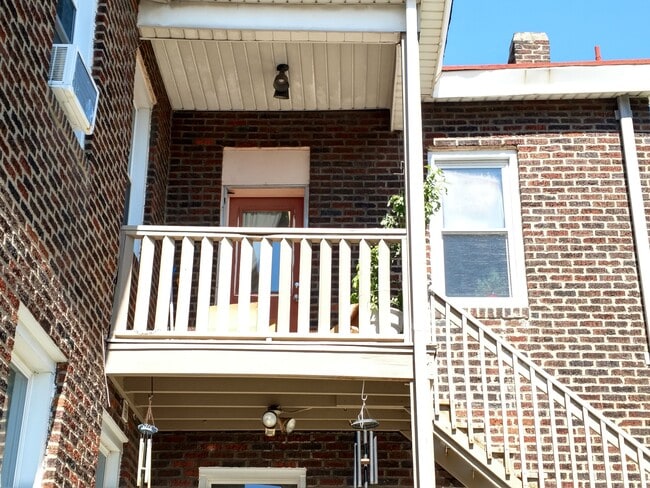 Building Photo - 14 N Jackson Ave