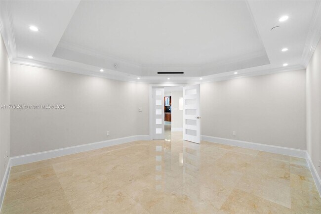 Foto del edificio - 3301 NE 183rd St