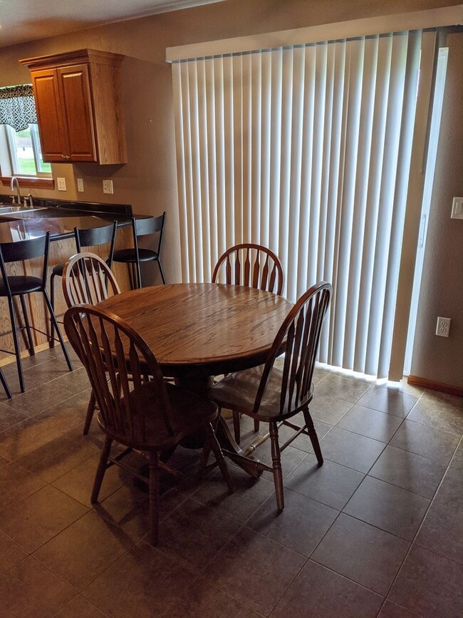 Building Photo - 4 bedroom, 1 3/4 bath house in Jesup