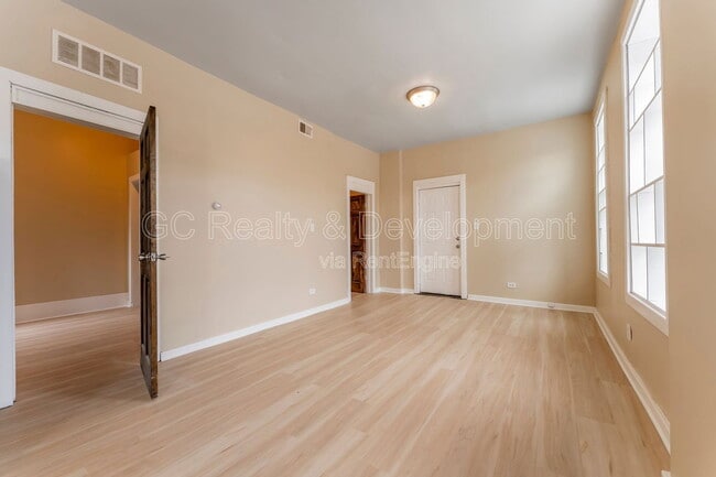 Building Photo - 3328 W Chicago Ave