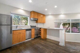 Building Photo - 25 Elgin Park