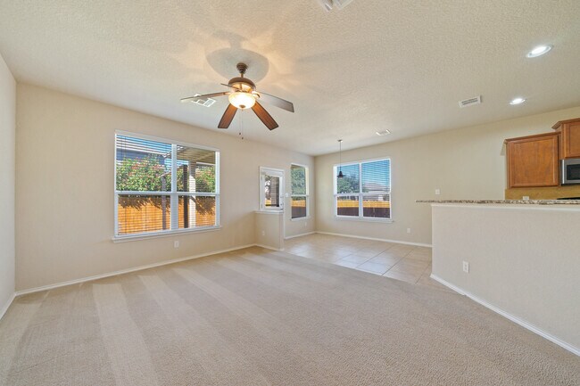 Building Photo - Spacious 4-Bed Home with Island Kitchen, Private Patio & Fenced Yard in Schertz