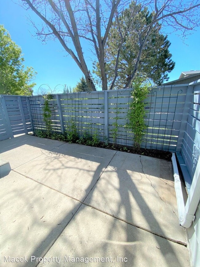 Building Photo - 3 br, 2 bath House - 305 Heather Lane