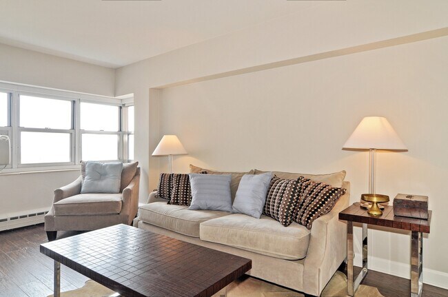 Foto del edificio - 4980 N Marine Dr