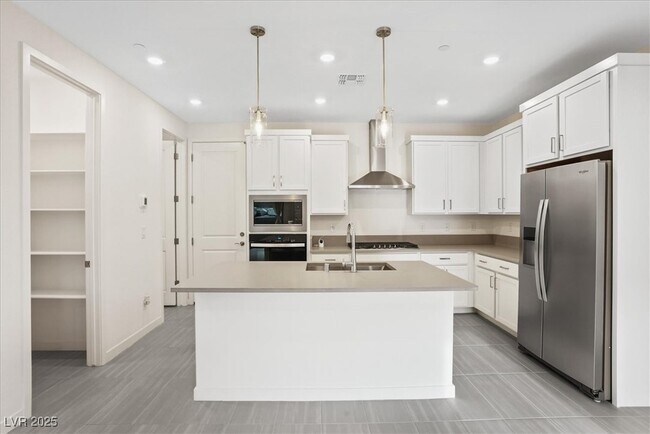 Building Photo - 11475 Contour Ave