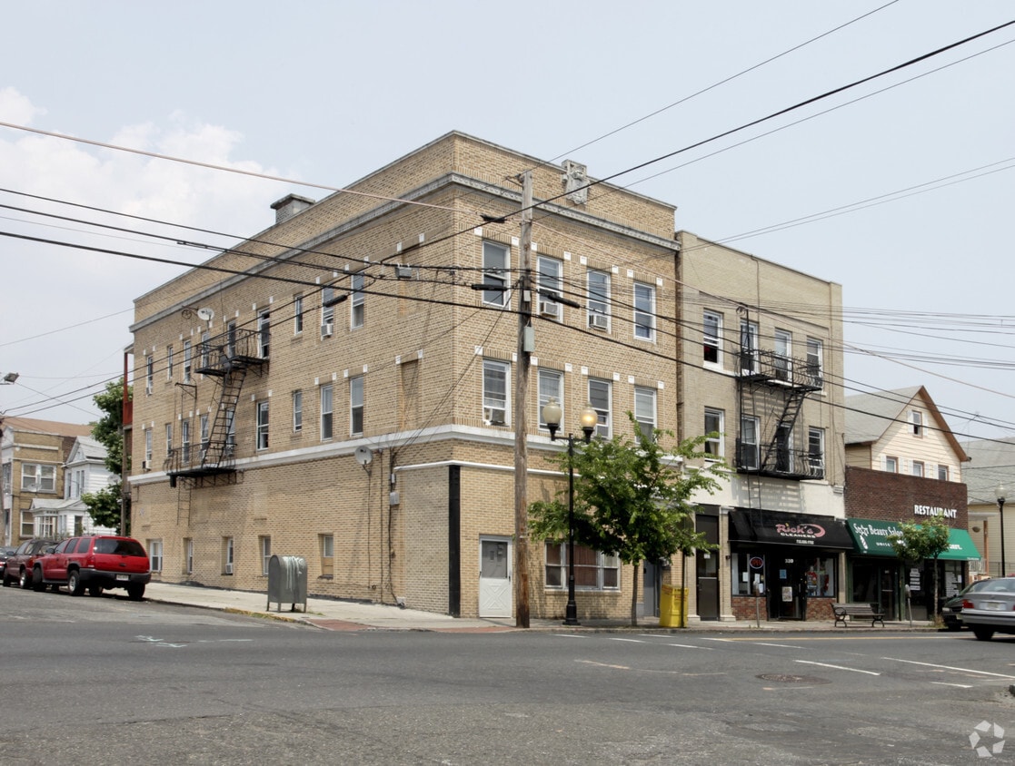 322 Smith St, Perth Amboy, NJ 08861 Apartments in Perth Amboy, NJ