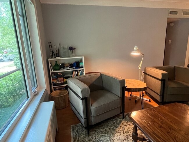 Building Photo - Great 2BR located in Northern Bethesda