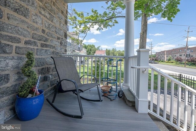 Building Photo - 7350 Ridge Ave