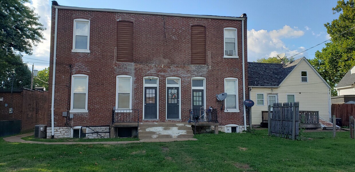 Primary Photo - 910 Regina Ave