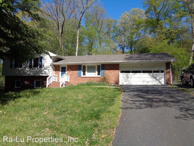 Building Photo - 3 br, 2 bath House - 675 Alpine Rd.