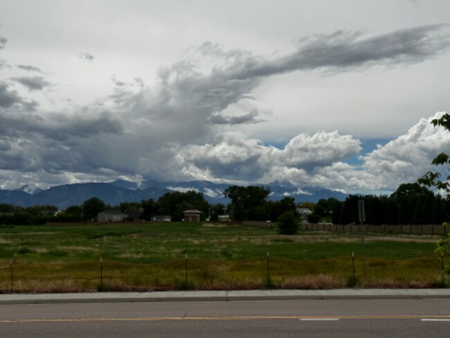 Foto del edificio - 6555 Carriage Meadows Dr