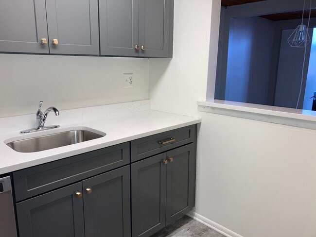 Foto del edificio - 870 N 28th St