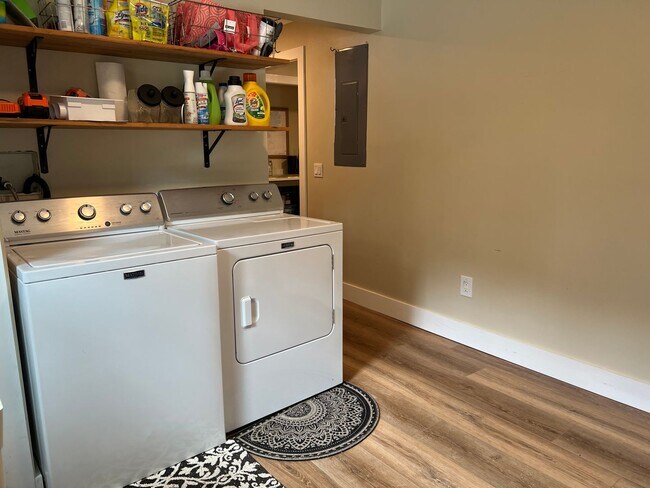 Building Photo - Vacation Rental