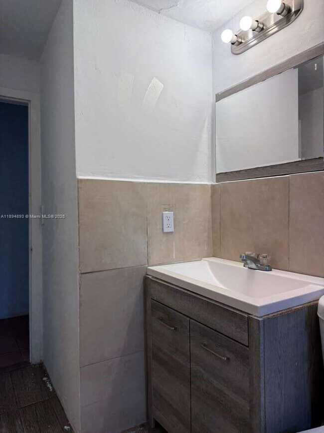 Foto del edificio - 1030 NW 106th St