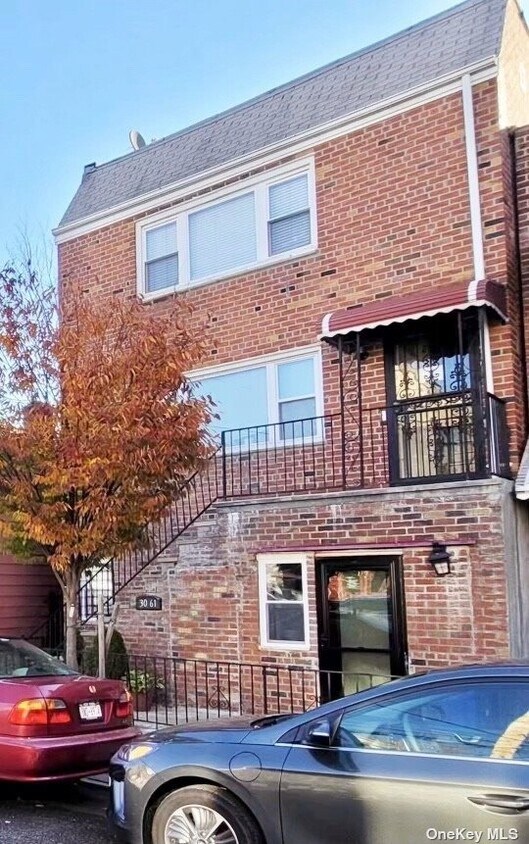 Primary Photo - 30-61-61 47th St