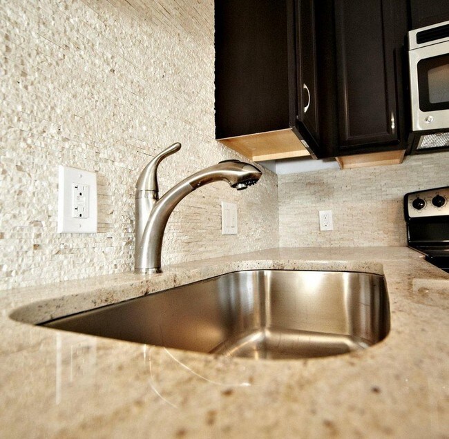 Foto del edificio - 30448 Palmer Blvd