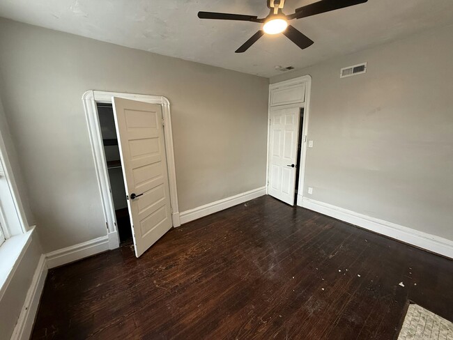 Building Photo - 4007 Shenandoah Ave