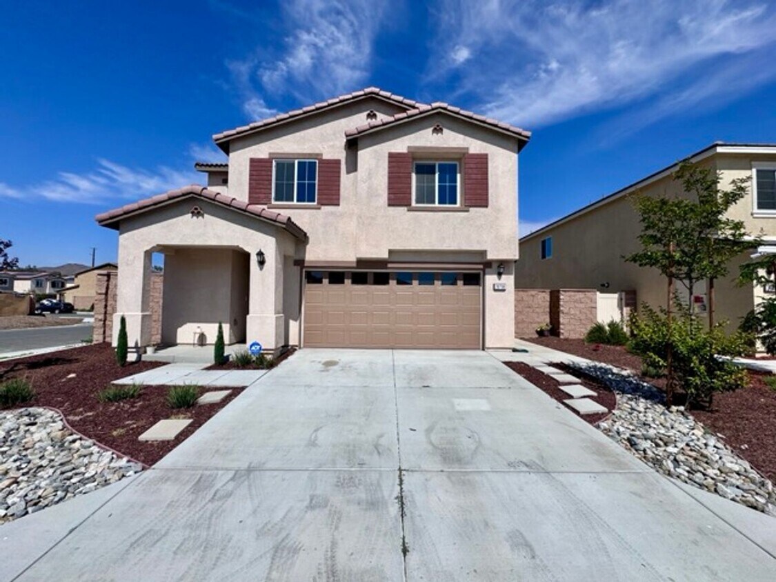 Foto principal - Newly built 4 bedroom Winchester home for ...